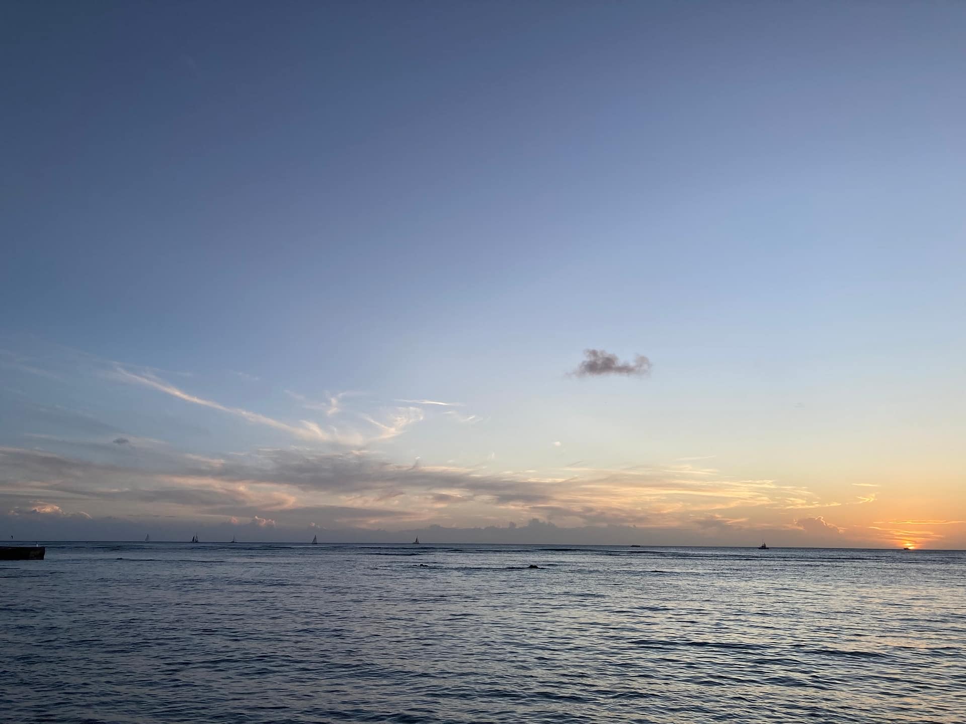 アラモアナビーチ