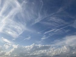 初島、空、彩雲